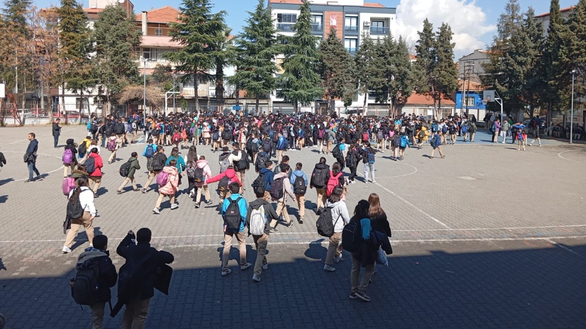 Okulumuzun Sivil Savunma Kulübü Tarafından Deprem Tatbikatı Yapıldı
